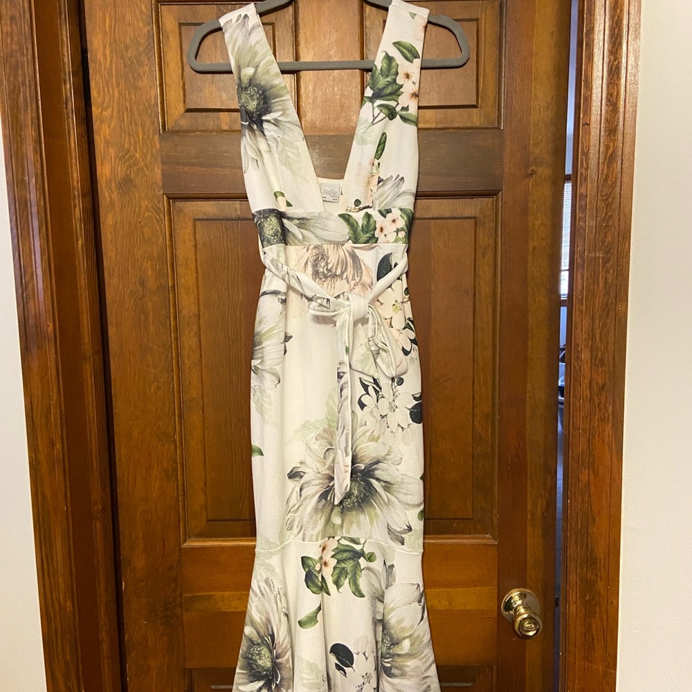 Selfie Leslie White and Green Floral Maxi Dress